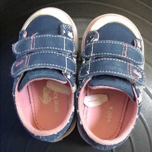 See Kai Run Baby Girl Size 5 Sneakers